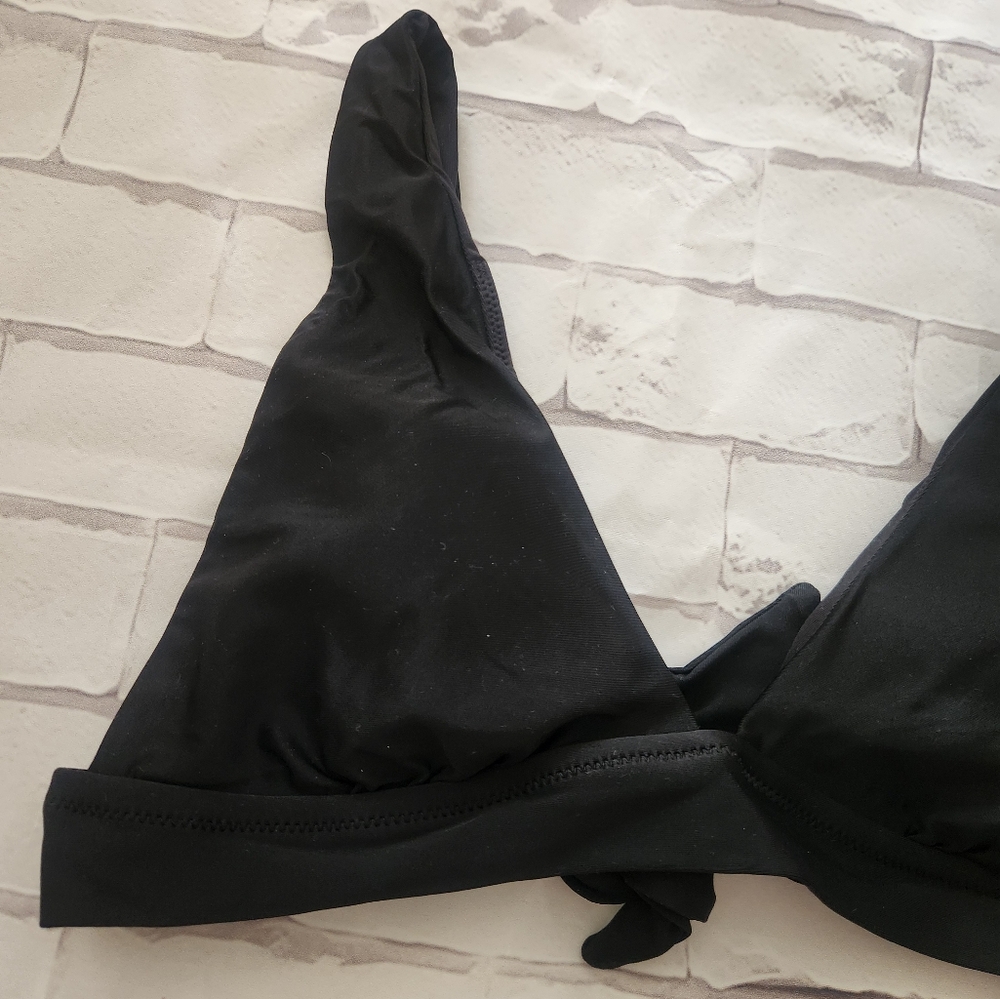 NWOT- aerie triangle swim top - Picture 2 of 5